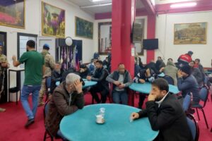 İzmir'in Bornova il&ccedil;esinde,&nbsp;yardımlaşma derneğine jandarmanın d&uuml;zenlediği&nbsp;baskında, tombala oynarken yakalanan&nbsp;89 kişiye