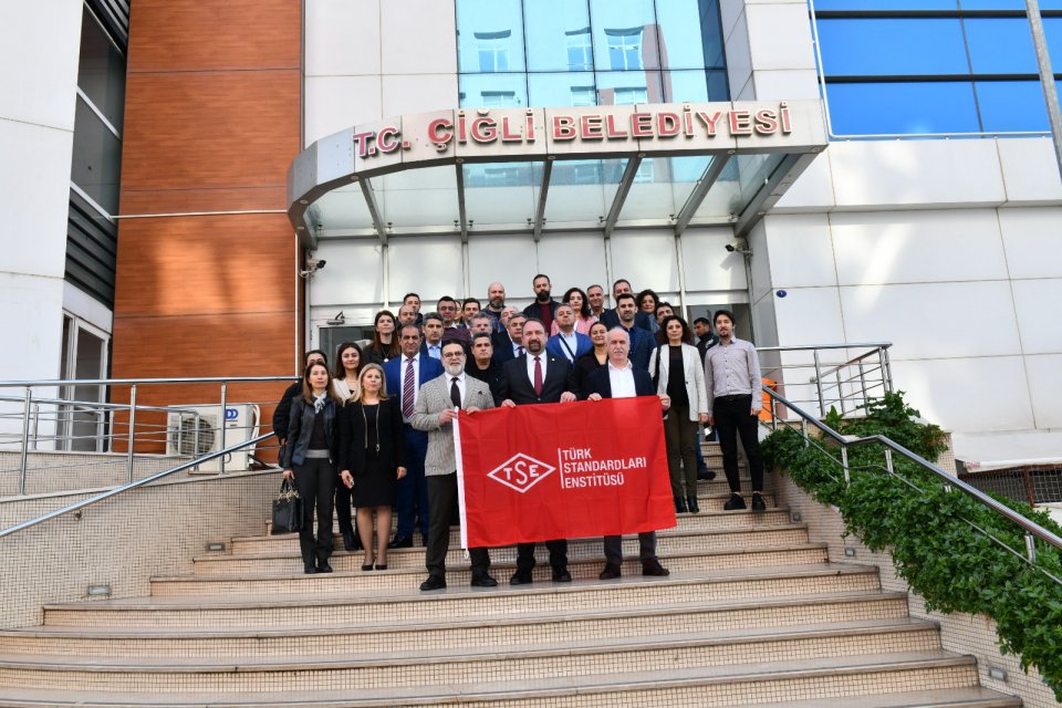 Başkan Utku Gümrükçü öncülüğünde sürdürülen kurumsallaşma çalışmaları kapsamında vatandaş memnuniyetinin