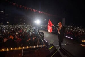İzmir B&uuml;y&uuml;kşehir Belediyesi 29 Ekim Cumhuriyet Bayramı i&ccedil;in &uuml;&ccedil; g&uuml;n