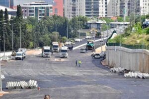 İzmir B&uuml;y&uuml;kşehir Belediye Başkanı Tun&ccedil; Soyer, Buca ile Bornova&rsquo;yı birbirine