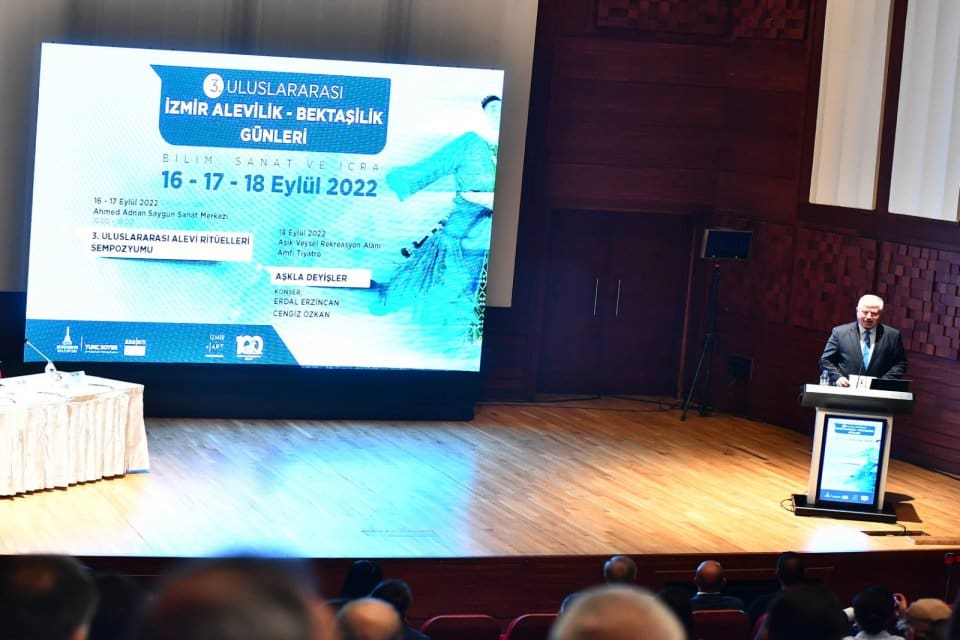 İzmir B&uuml;y&uuml;kşehir Belediyesi&rsquo;nin ev sahipliğinde Alevi Dernekleri işbirliğiyle d&uuml;zenlenen 3.
