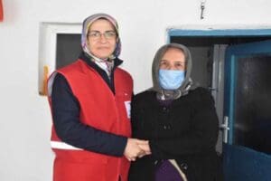 Yalnız yaşayan yaşlı kadınları gen&ccedil;lerle buluşturan 'Dijital Torun' projesi, pilot