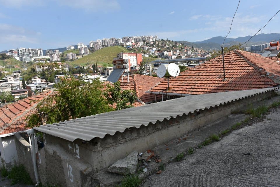 İzmir'in Bayraklı il&ccedil;esinde, Hasan H&uuml;seyin K. (36), işe gitmesi i&ccedil;in
