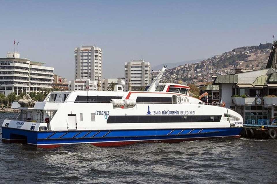 İZDENİZ AŞ,&nbsp;&nbsp;olumsuz hava ve deniz koşulları sebebiyle t&uuml;m&nbsp;vapur&nbsp;seferlerinin saat 08.25
