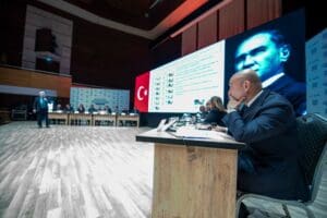 İzmir B&uuml;y&uuml;kşehir Belediye Başkanı Tun&ccedil; Soyer&rsquo;in başkanlığında d&uuml;zenlenen ve uzmanları