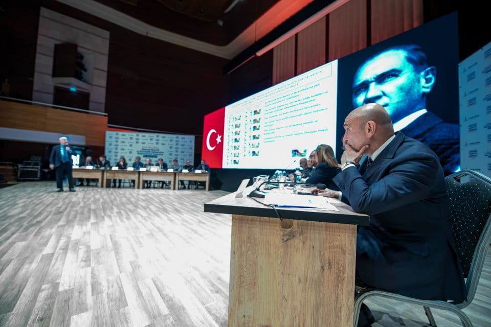 İzmir B&uuml;y&uuml;kşehir Belediye Başkanı Tun&ccedil; Soyer&rsquo;in başkanlığında d&uuml;zenlenen ve uzmanları