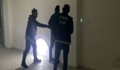 İzmir’de ‘zehir’ operasyonu! Tavan arasında yakalandı…