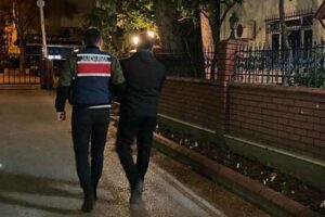 İzmir merkezli 13 ilde, FET&Ouml;/PDY&rsquo;nin T&uuml;rk Silahlı Kuvveleri (TSK) ve