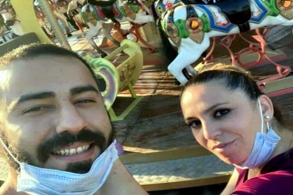 İzmir'in Karabağlar il&ccedil;esinde, birlikte yaşadığı eski eşi Fulya &Ouml;zt&uuml;rk'&uuml; (35)