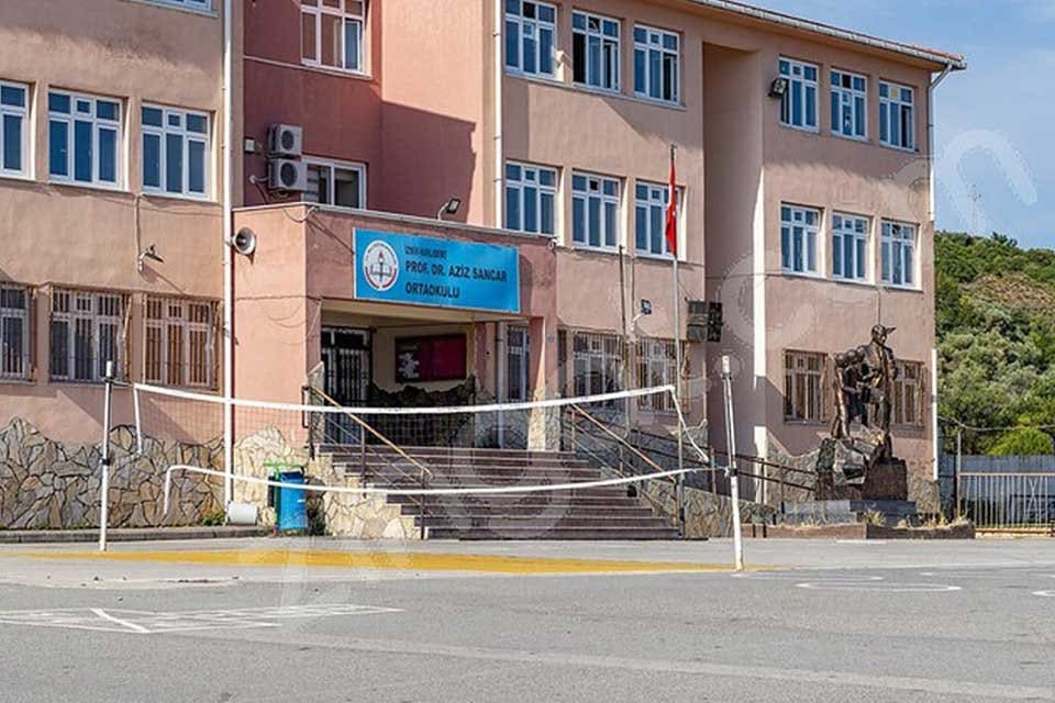 İzmir&rsquo;in Narlıdere il&ccedil;esinde Prof. Dr Aziz Sancar Ortaokulu'nda koronavir&uuml;s nedeniyle