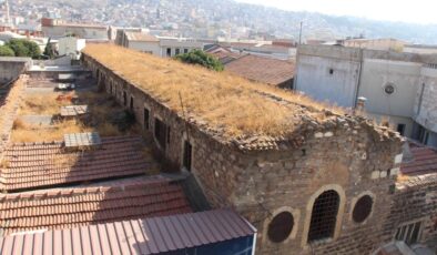 İzmir'deki tarihi hanın restorasyonu için yıllar sonra ilk adım