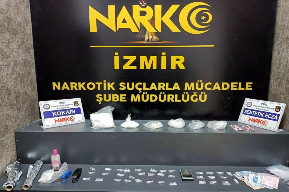 İZMİR'de, son 1 haftada d&uuml;zenlenen uyuşturucu operasyonlarından g&ouml;zaltına alınan 51