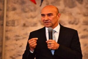 Merkez &uuml;ss&uuml; Kahraman Maraş olan ve yaklaşık 10 kentte hissedilen