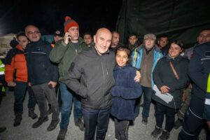 İzmir B&uuml;y&uuml;kşehir Belediyesi&rsquo;nin afet b&ouml;lgesine oluşturduğu yardım koridoruyla bug&uuml;ne kadar