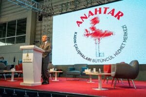 İzmir B&uuml;y&uuml;kşehir Belediyesi'nin d&uuml;zenlediği Yerelde Kadın Politikaları &Ccedil;alıştayı sona erdi.
