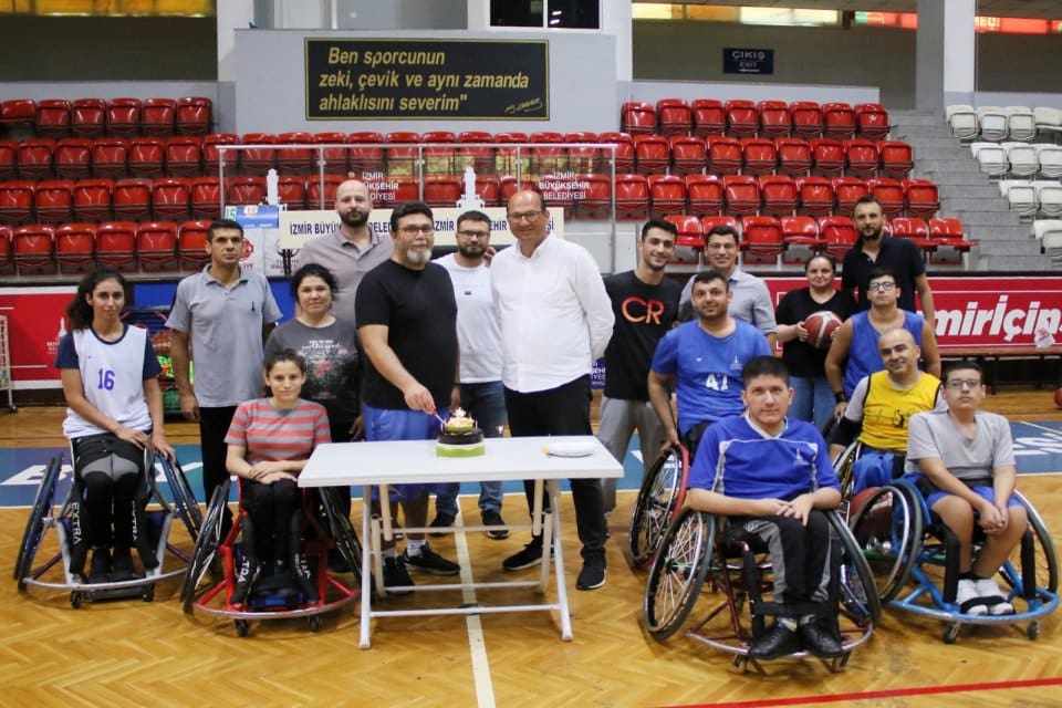 Tekerlekli Sandalye S&uuml;per Ligi&rsquo;nde İzmir B&uuml;y&uuml;kşehir Belediyesi Gen&ccedil;lik ve Spor