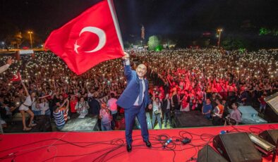 İzmir'den Türkiye’ye armağan:  100. Yıl Marşı yarışması