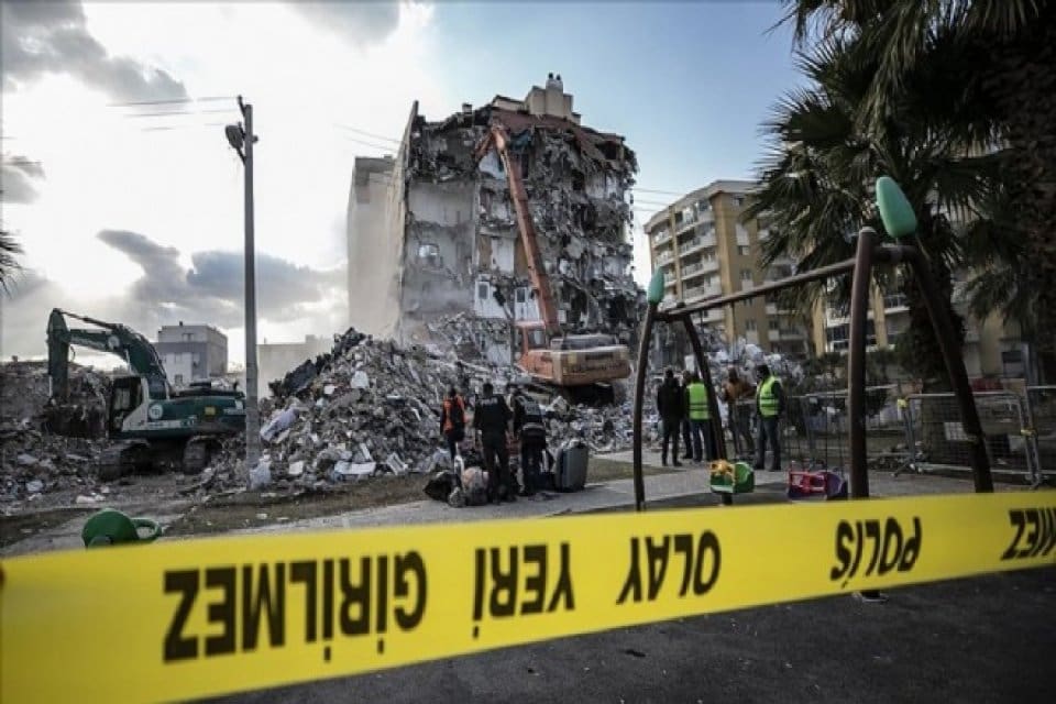 İzmir'de, ge&ccedil;en yıl 30 Ekim'de meydana gelen, 115 kişinin hayatını