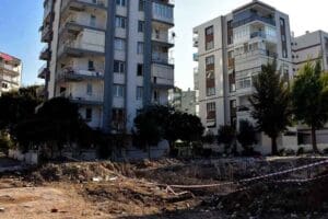 İzmir'deki depremde 11 kişinin yaşamını yitirdiği, 7 kişinin de yaralandığı Yağcıoğlu