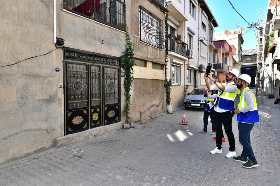 İzmir B&uuml;y&uuml;kşehir Belediyesi&rsquo;nin 30 Ekim depreminin ardından kenti afetlere karşı