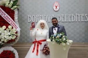 İzmir'de 30 Ekim 2020'de meydana gelen 6,6 b&uuml;y&uuml;kl&uuml;ğ&uuml;ndeki depremde enkaz