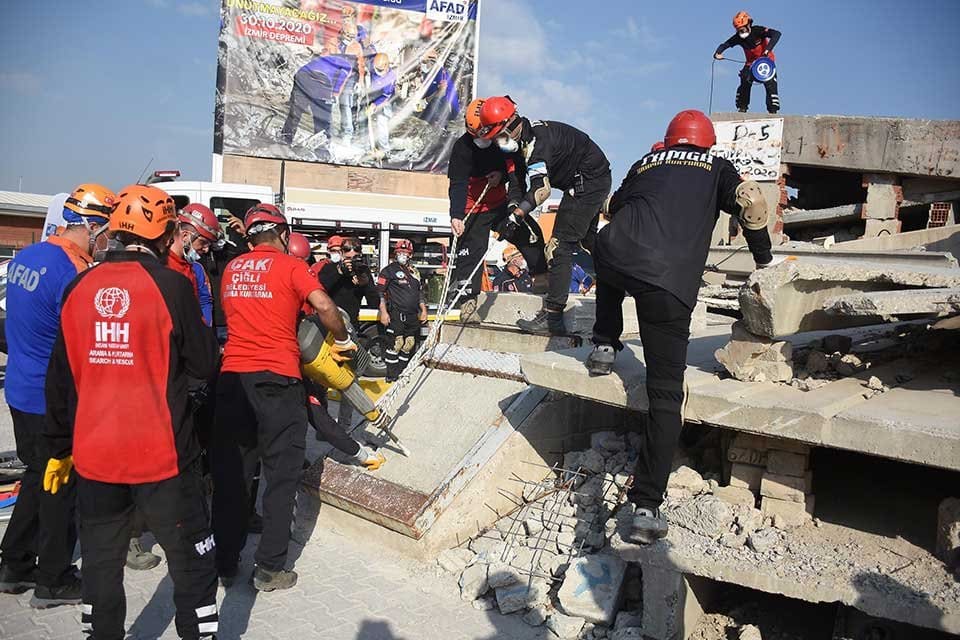 İzmir'in Seferihisar a&ccedil;ıklarında 30 Ekim'de meydana gelen ve 117 kişinin
