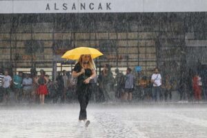 Kent geneli bu hafta yağmurlu bir havaya uyanıyor. Salı gününden