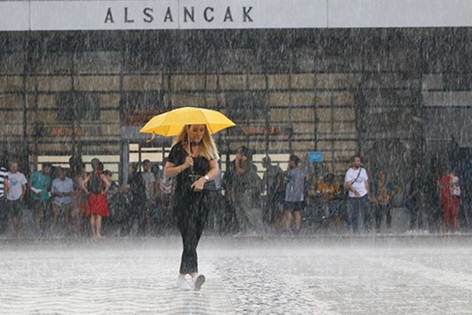 Kent geneli bu hafta yağmurlu bir havaya uyanıyor. Salı gününden