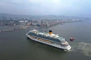 İzmir'e gelen yabancı turist sayısında, pandemi &ouml;ncesi d&ouml;neme g&ouml;re&nbsp;bu yıl