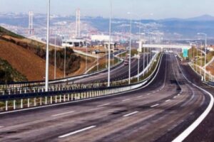 AK Parti İzmir Milletvekili Binali Yıldırım&rsquo;ın başbakanlığı d&ouml;neminde İzmir&rsquo;e kazandıracaklarını