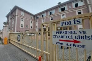 İzmir&nbsp;Emniyet M&uuml;d&uuml;rl&uuml;ğ&uuml; makamının &Ccedil;ankaya semti 1365 Sokak'taki başka bir binaya,