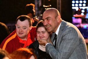 İzmir&rsquo;i engelsiz kent haline getirmek i&ccedil;in &ccedil;alışmalarını yoğunlaştıran İzmir B&uuml;y&uuml;kşehir