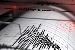 İzmir'in Karaburun ilçesi açıklarında 5.1 büyüklüğünde deprem meydana geldi. İlk