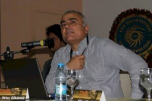 Dokuz Eylül Üniversitesi (DEÜ) Edebiyat Fakültesi Tarih Bölümü Öğretim Üyesi