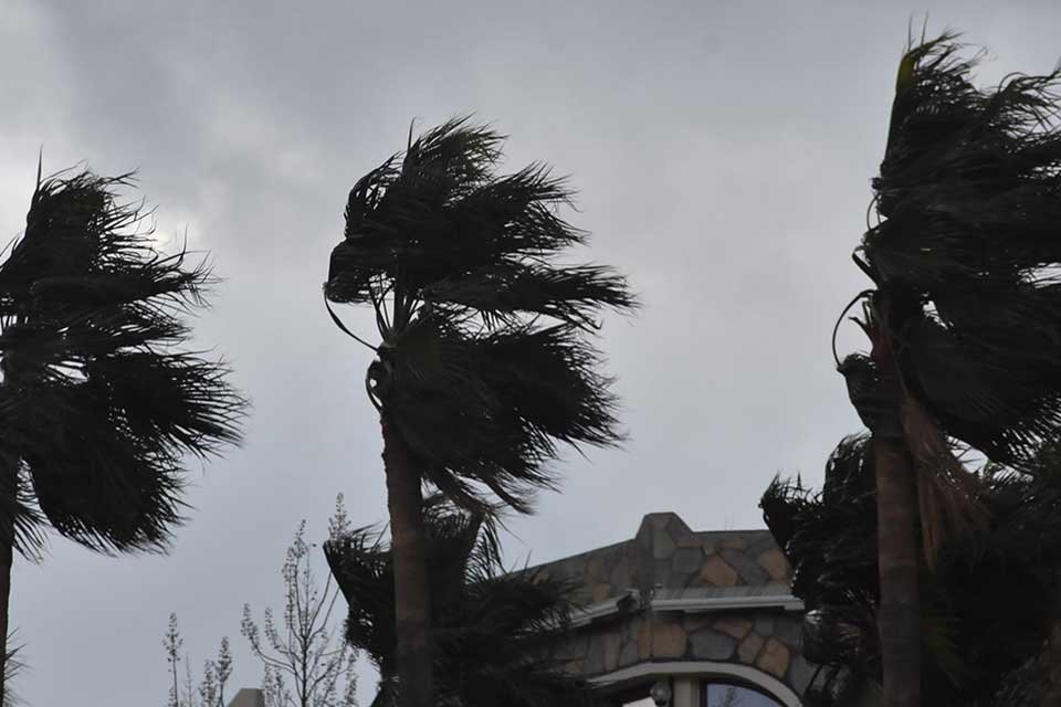 Meteoroloji  2. Bölge Müdürlüğü'nce İzmir için  yarın fırtına ve gök gürültülü