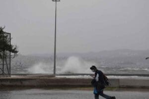 Meteoroloji Genel M&uuml;d&uuml;rl&uuml;ğ&uuml;'ndan alınan bilgilere g&ouml;re, yurdun b&uuml;y&uuml;k b&ouml;l&uuml;m&uuml;nde kuvvetli