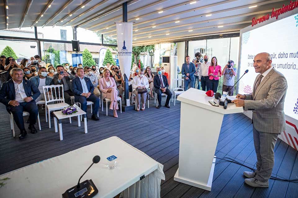 İzmir Büyükşehir Belediye Başkanı Tunç Soyer, 30 ilçede yapılması planlanan