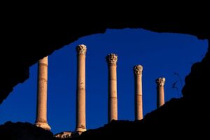 İzmir B&uuml;y&uuml;kşehir Belediyesi Kent Tarihi ve Tanıtımı Dairesi Başkanlığı "İzmir'in