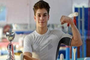 İzmir B&uuml;y&uuml;kşehir Belediyesi Gen&ccedil;lik ve Spor Kul&uuml;b&uuml; sporcusu 17 yaşındaki