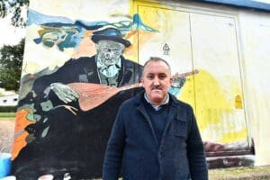 İzmir B&uuml;y&uuml;kşehir Belediyesi&rsquo;nde boya ustası olarak &ccedil;alışan engelli Murat &Uuml;lk&uuml;