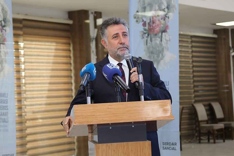 Bayraklı Belediyesi’nin bu yıl ilkini düzenlediği Uluslararası Homeros Edebiyat-Sanat Festivali’nin