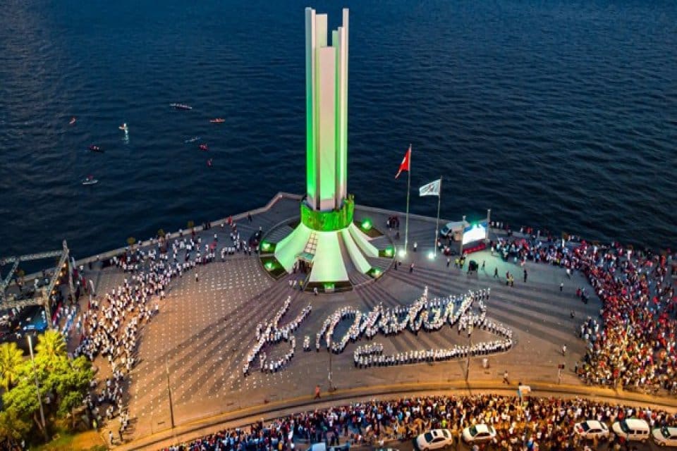 İzmir B&uuml;y&uuml;kşehir Belediyesi&rsquo;nin d&uuml;zenlediği İzmir&rsquo;in Kurtuluşunun 100. Yılı konulu ulusal