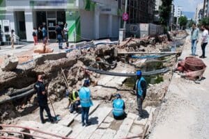 Konak il&ccedil;esindeki Fevzipaşa Bulvarı ve Halit Ziya Bulvarı &uuml;zerinde y&uuml;r&uuml;t&uuml;len