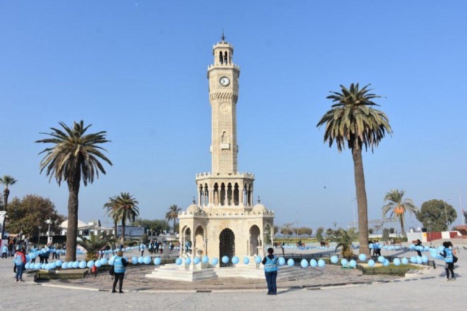 İzmir'de diyabet hakkında bilinci artırmak ve farkındalık oluşturmak amacıyla bisiklet