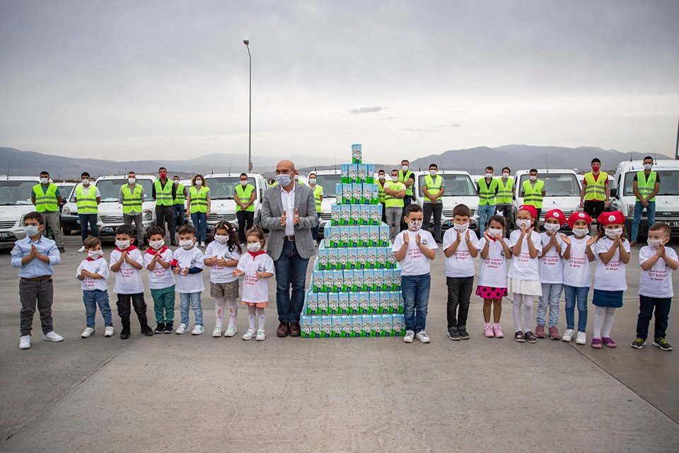 Çocuklara süt içme alışkanlığı kazandırarak sağlıklı nesiller yetiştirmek amacıyla Süt