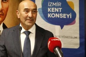 İzmir Kent Konseyi&rsquo;nin (İKK) &Ccedil;ankaya&rsquo;daki yeni hizmet binasının a&ccedil;ılışını ger&ccedil;ekleştiren