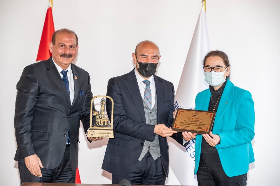 İzmir Sivil Toplum Kuruluşları Konfederasyonu, İzmir Büyükşehir Belediye Başkanı Tunç
