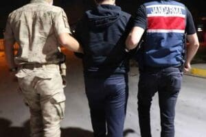 İZMİR merkezli 26 ilde, FET&Ouml;/PDY'nin 'TSK yapılanması'na&nbsp; y&ouml;nelik y&uuml;r&uuml;t&uuml;len soruşturma