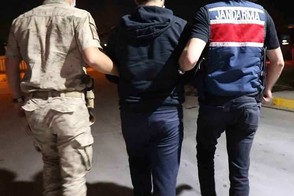 İZMİR merkezli 26 ilde, FET&Ouml;/PDY'nin 'TSK yapılanması'na&nbsp; y&ouml;nelik y&uuml;r&uuml;t&uuml;len soruşturma