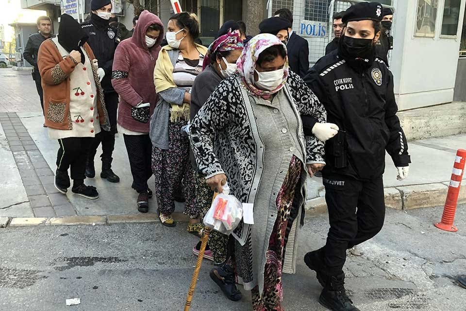 İzmir&nbsp;merkezli 3 ilde, 450 ekip ve 2 bin personelin katılımıyla